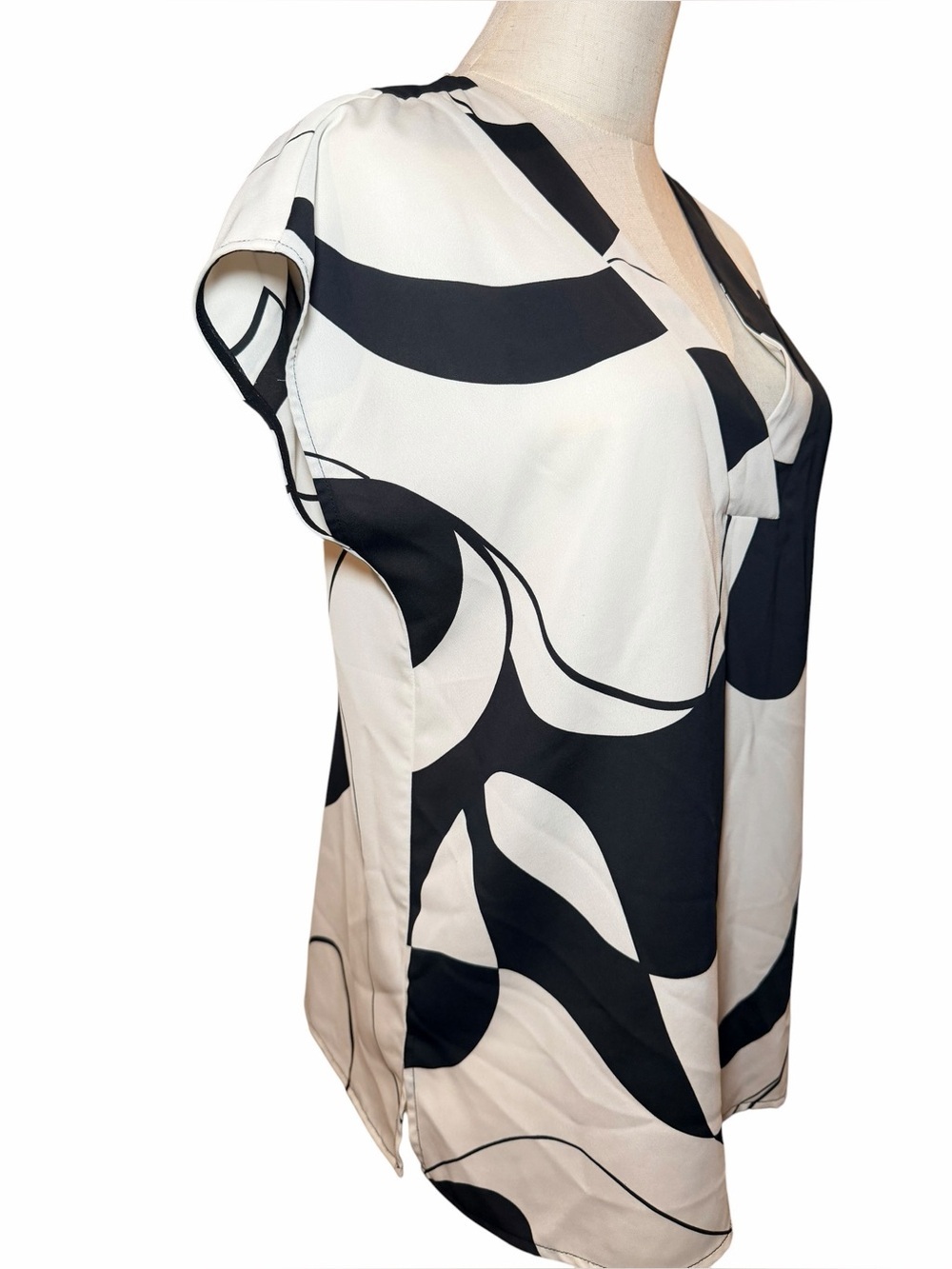 Marella Doga Abstract Satin Blouse Sz 4 Black White V-Neck Minimal EUC - Picture 6 of 11